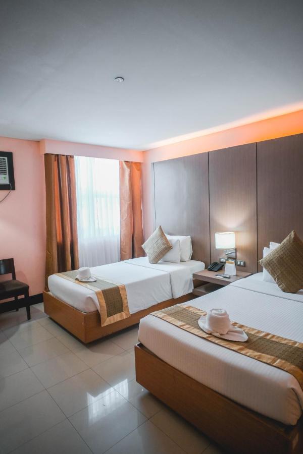Majestic Twin Room,1457381650:JPEG