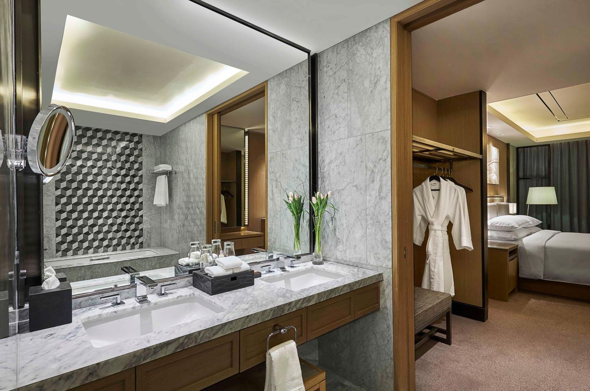 One-Bedroom King Suite