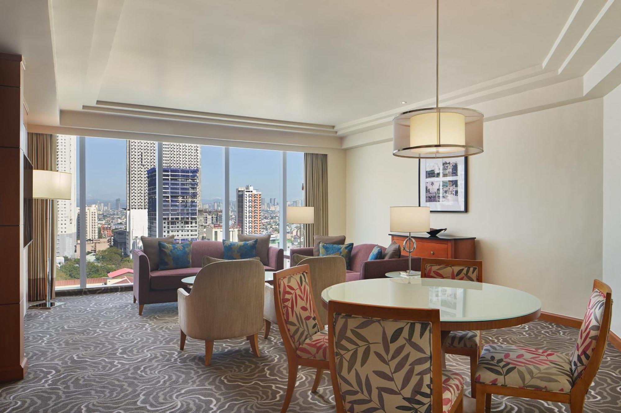 Sheraton Suite 1 Bedroom Suites 1 King,1615380519:JPEG